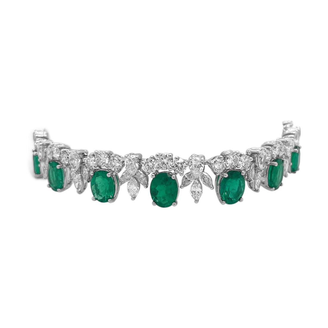 18kt White Gold Diamond and Green Emerald Bracelet