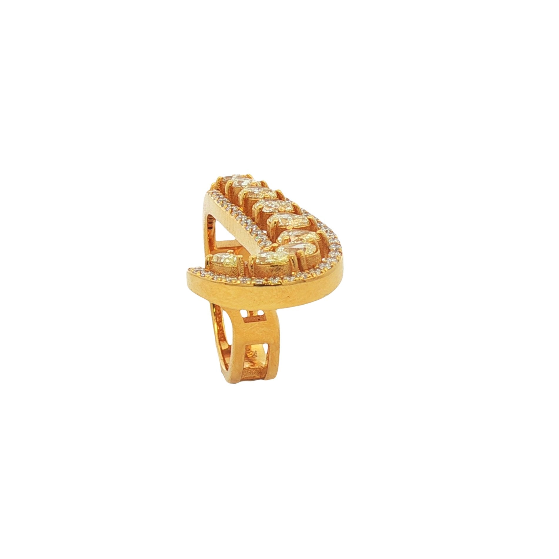 18kt Yellow Gold Diamond And Yellow Diamond Ring