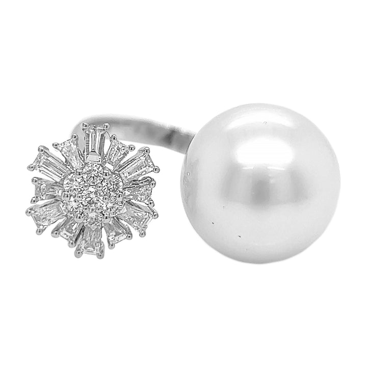 18kt White Gold Diamond and Pearl Ring