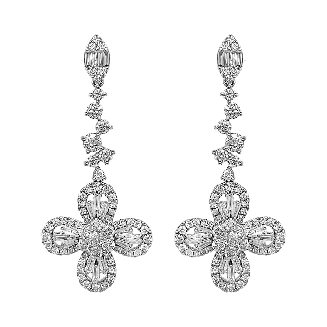 18kt White Gold Diamond Earrings