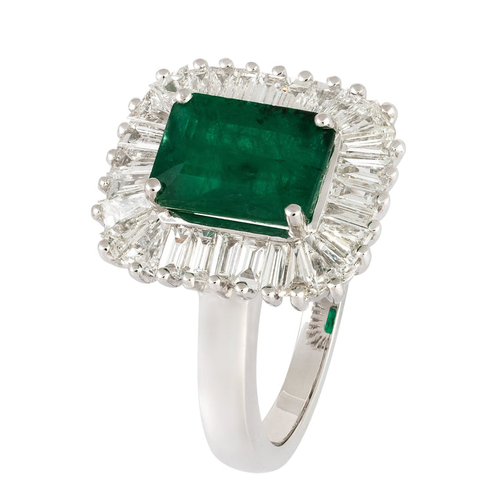 18kt White Gold Diamond and Green Emerald Ring