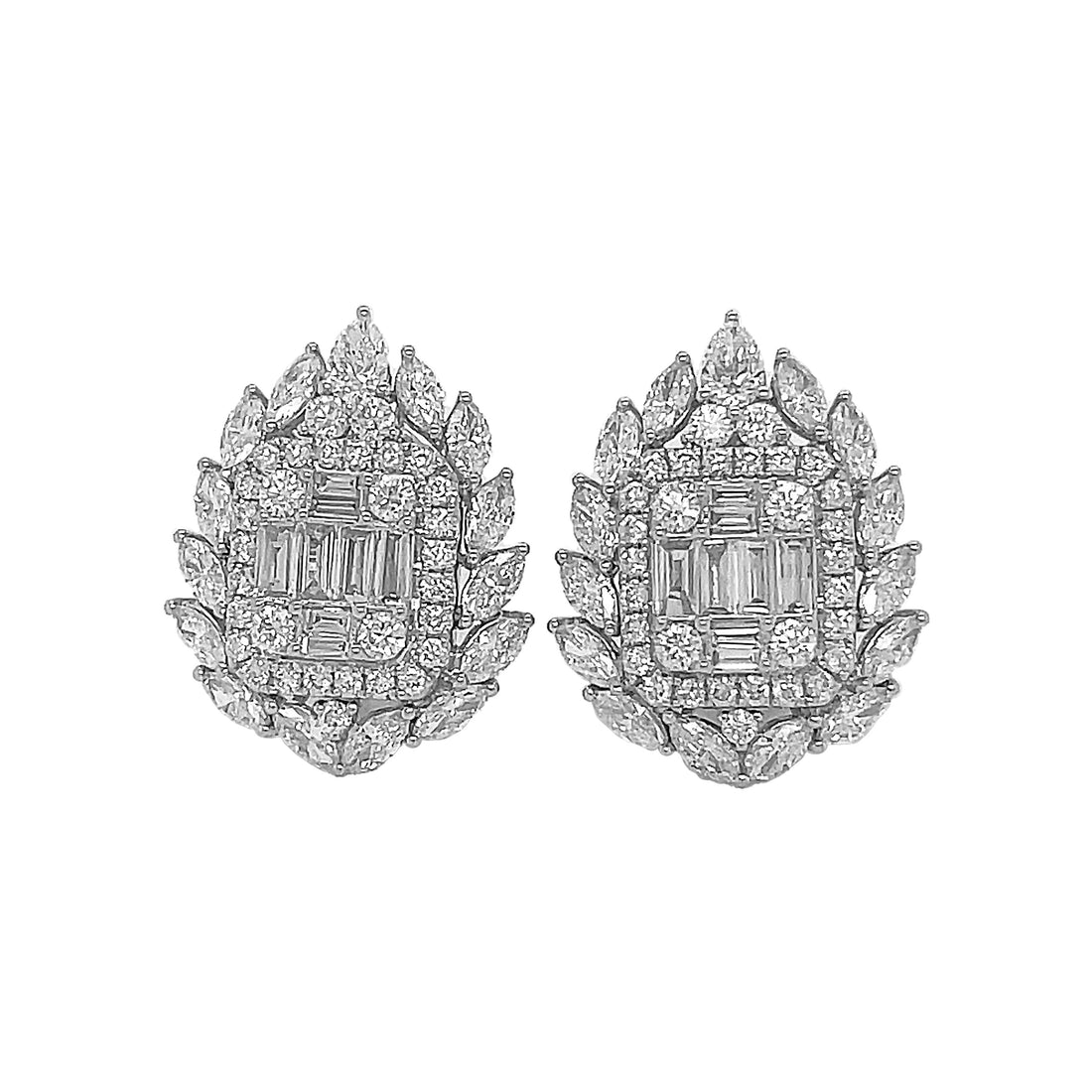 18kt White Gold Diamond Earrings