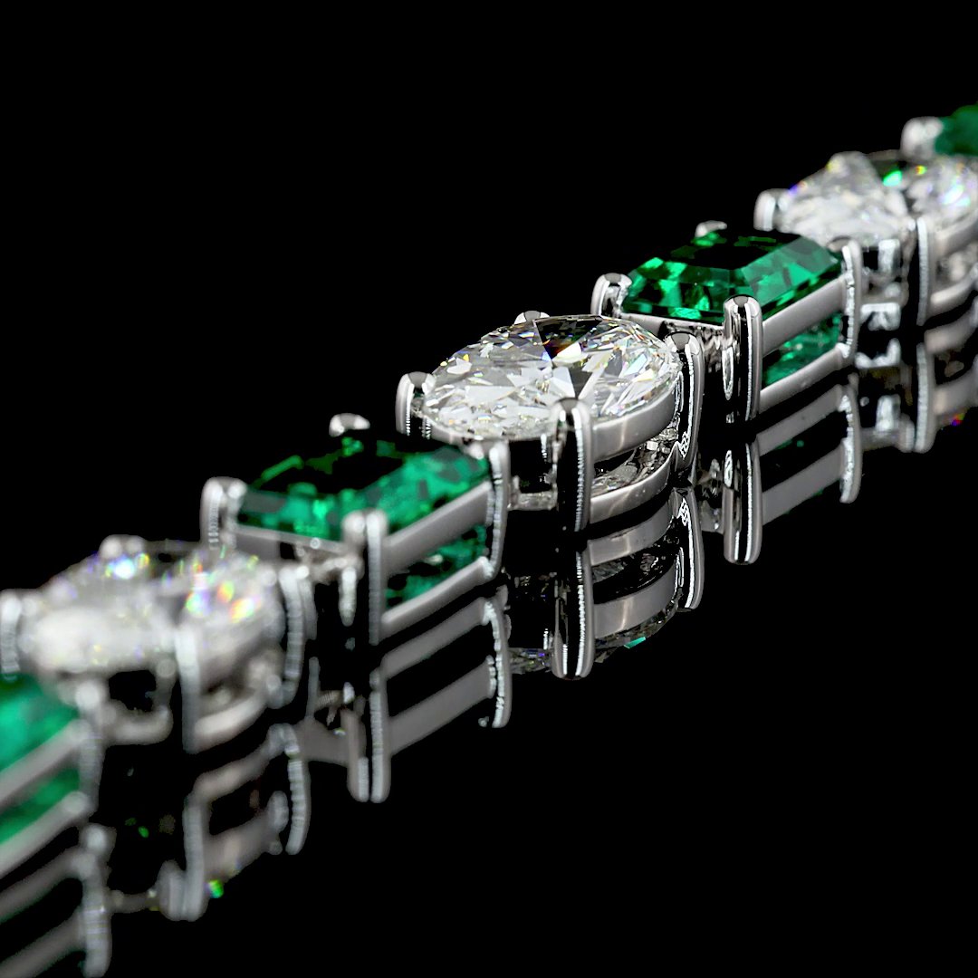 14kt White Gold Lab Diamond And Green Emerald Tennis Necklace