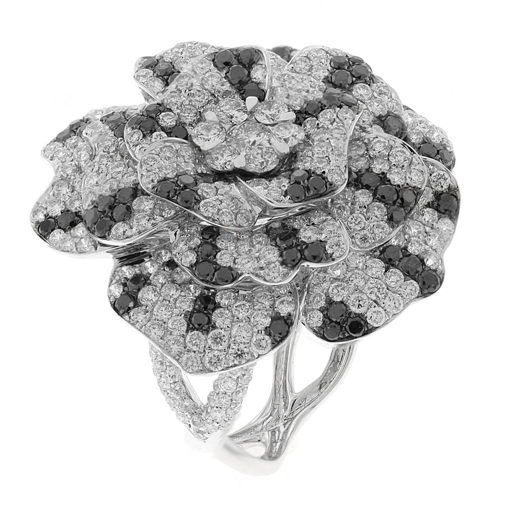 18kt White Gold Black and White Diamond Flower Ring