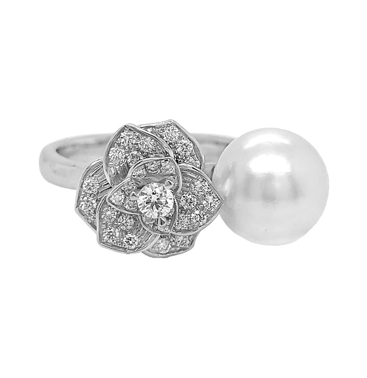 18kt White Gold Diamond and Pearl Ring