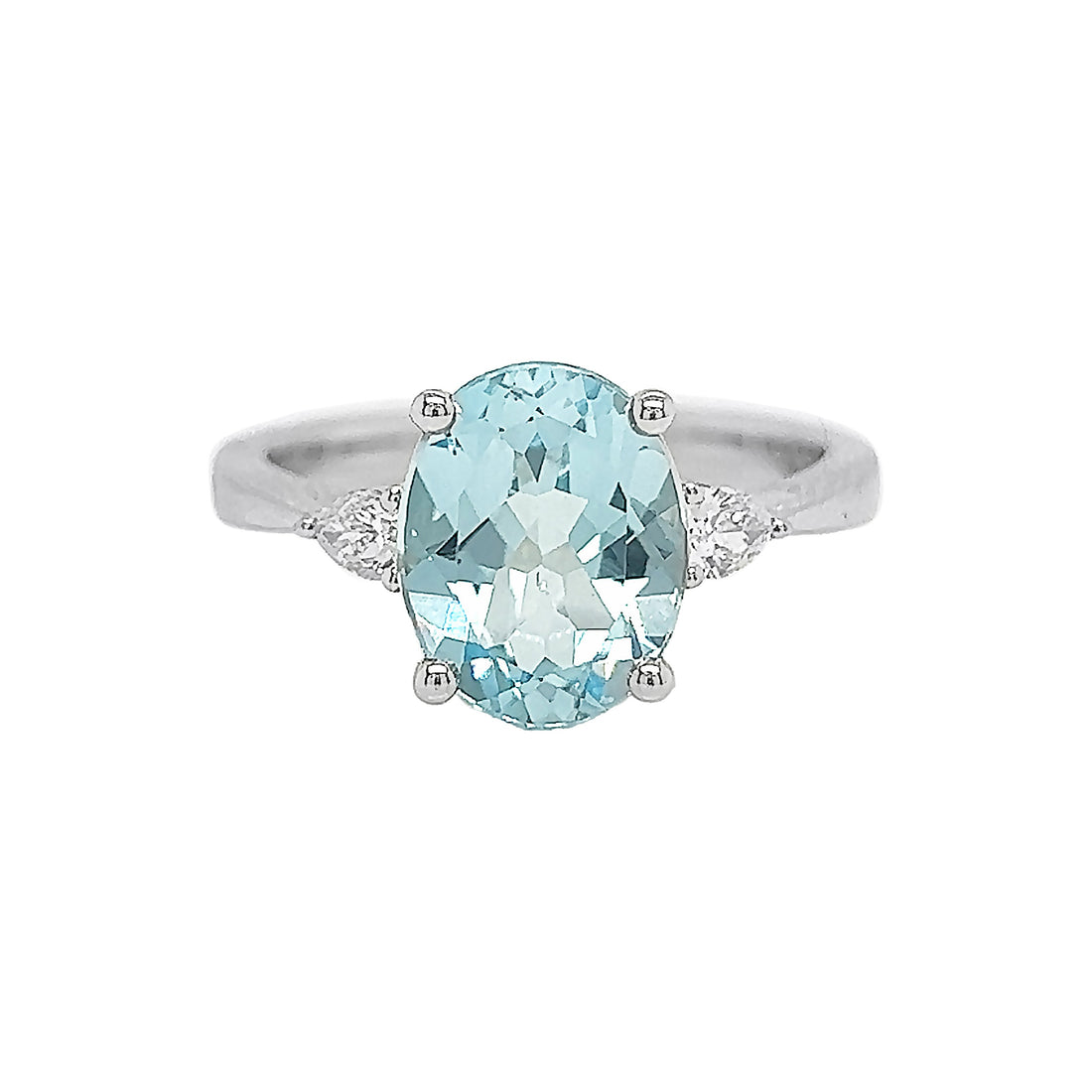 18kt White Gold Diamond And Topaz Ring