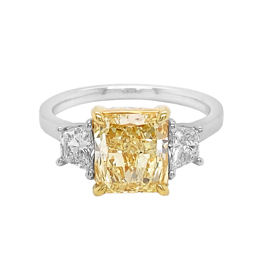 18kt White And Yellow Gold Diamond Ring