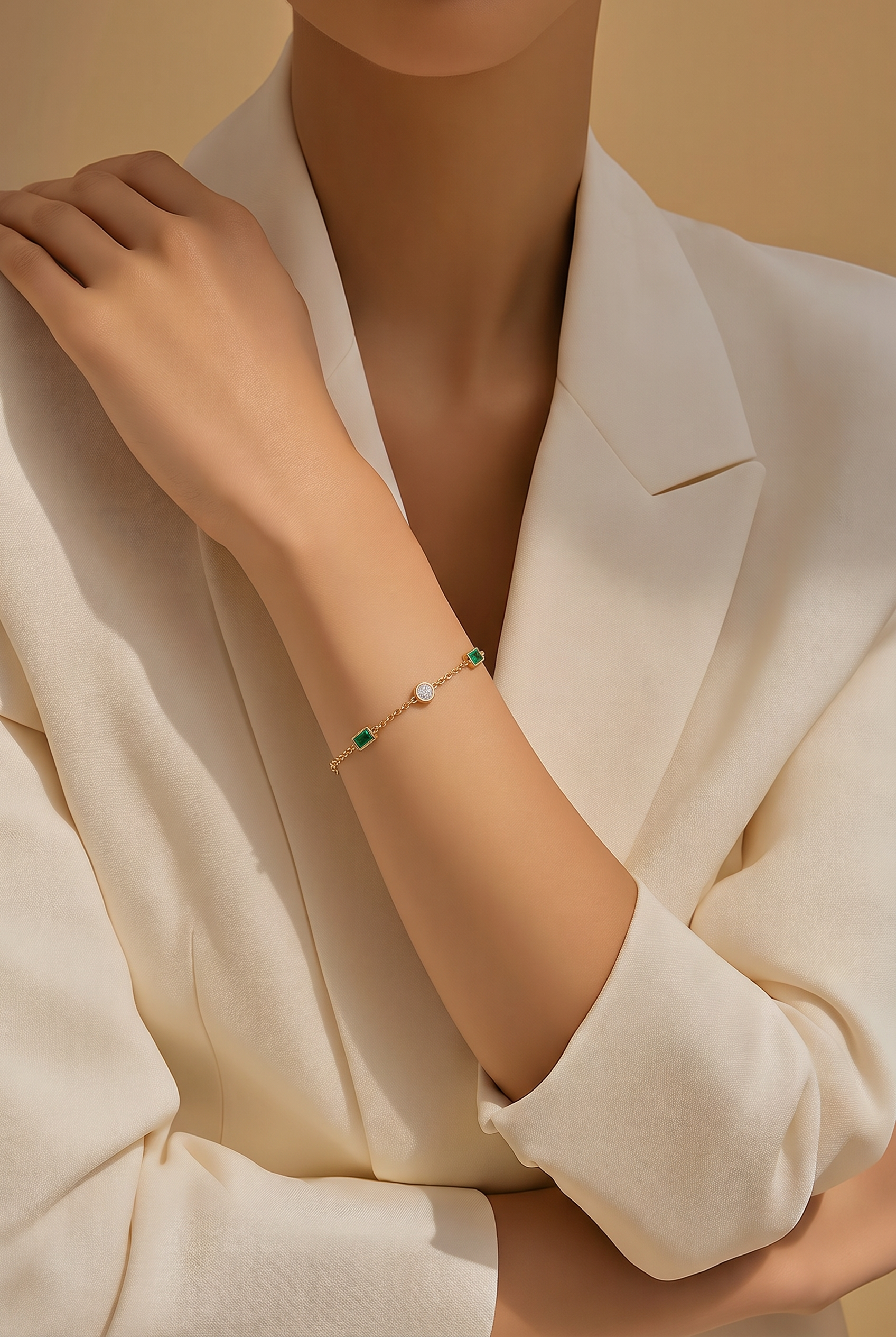 18kt Yellow Gold Diamond And Green Emerald Bracelet