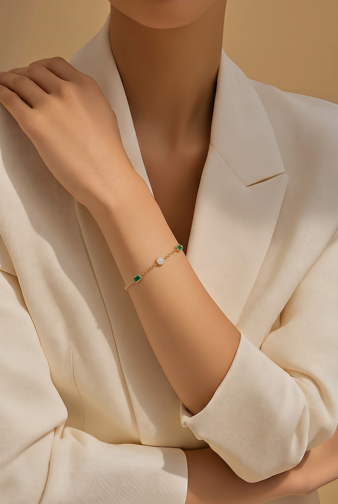 18kt Yellow Gold Diamond And Green Emerald Bracelet