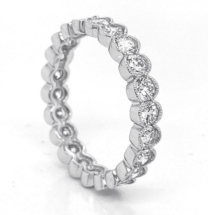 18kt White Gold Diamond Band