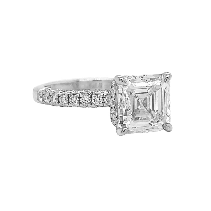 18kt White Gold Diamond Ring