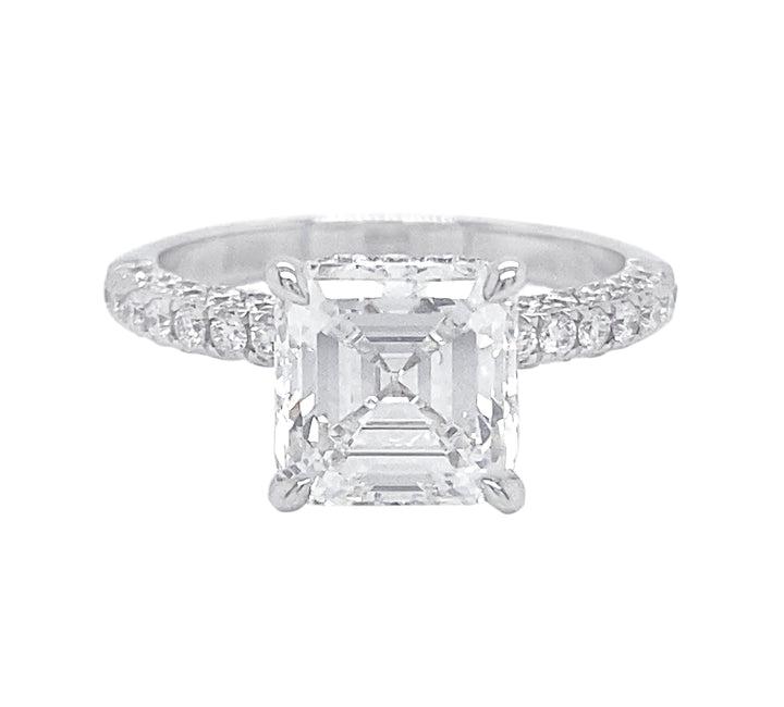 18kt White Gold Diamond Ring