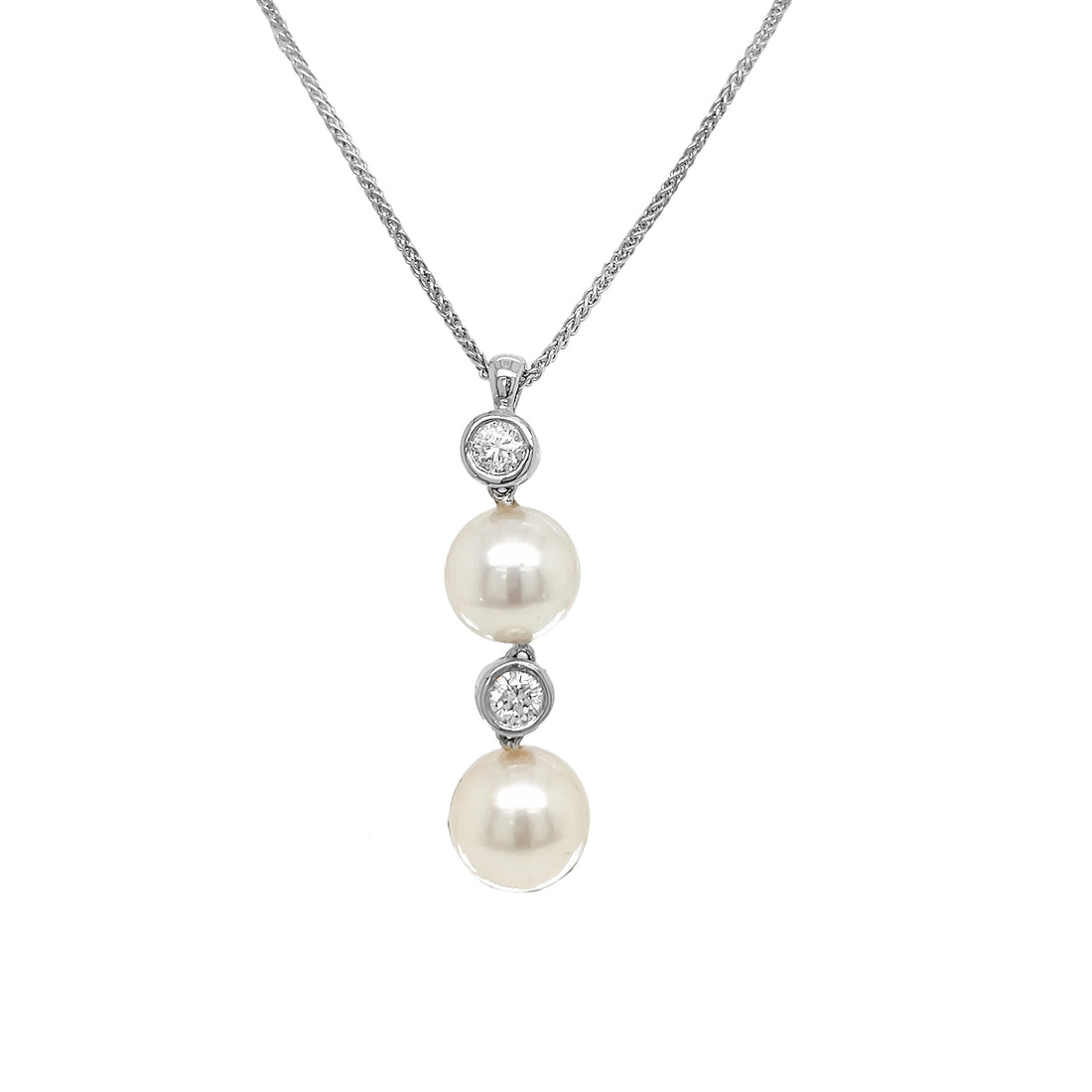 18kt White Gold Diamond And Pearl Pendant